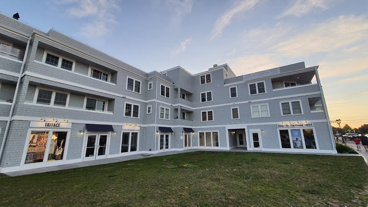 Harbourtown Suites, Hotel in North Plymouth
