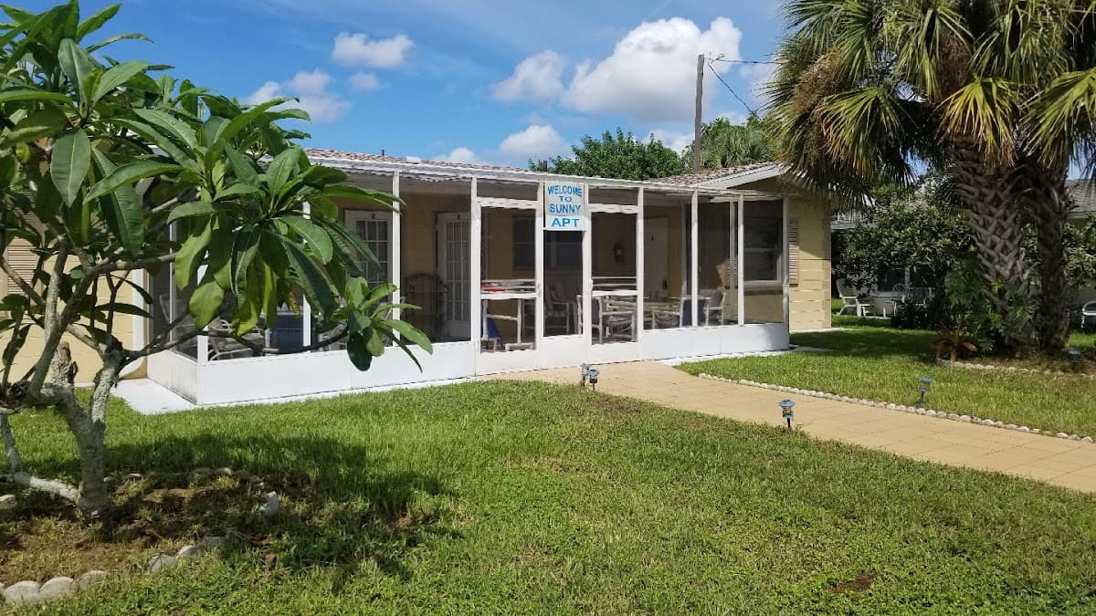 Sunny Apartments (vacation rentals), Motel in Warm Mineral Springs