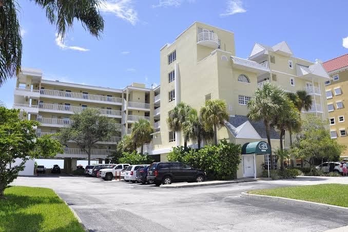 Redington Ambassador, Resort in North Redington Beach