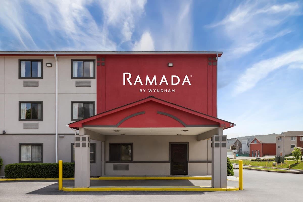 Ramada by Wyndham York Harrisburg Hershey, Hotel in North York