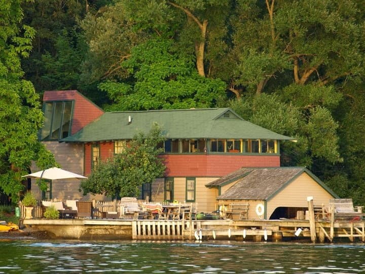 Ithaca Boat House, Holiday Home in Cayuga Heights