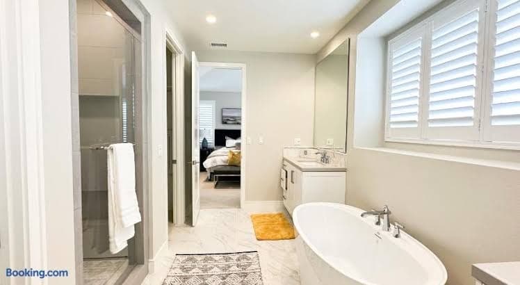 Close to UCI 4b&4b villa Irvine eastwood - Entire Place, Holiday Home in Northwood
