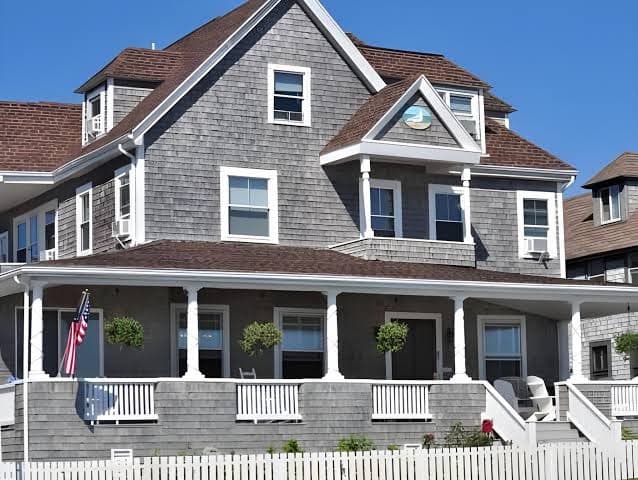 Inkwell Beach House, Bed & Breakfast in Oak Bluffs