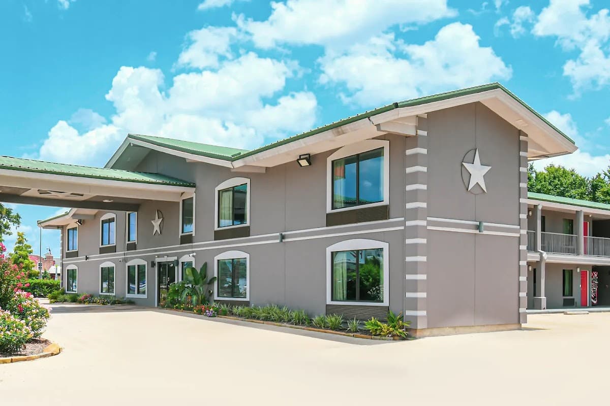 SCOTTISH INNS & SUITES Shenandoah Woodlands Mall, Hotel in Oak Ridge North