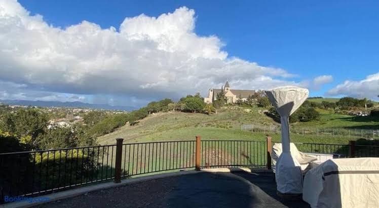 Hillside view with hot tub too - Entire Place, Holiday Home in Arroyo Grande