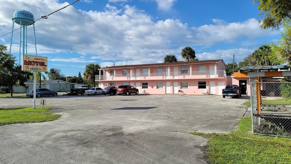 Treasure Island Motel, Motel in Taylor Creek
