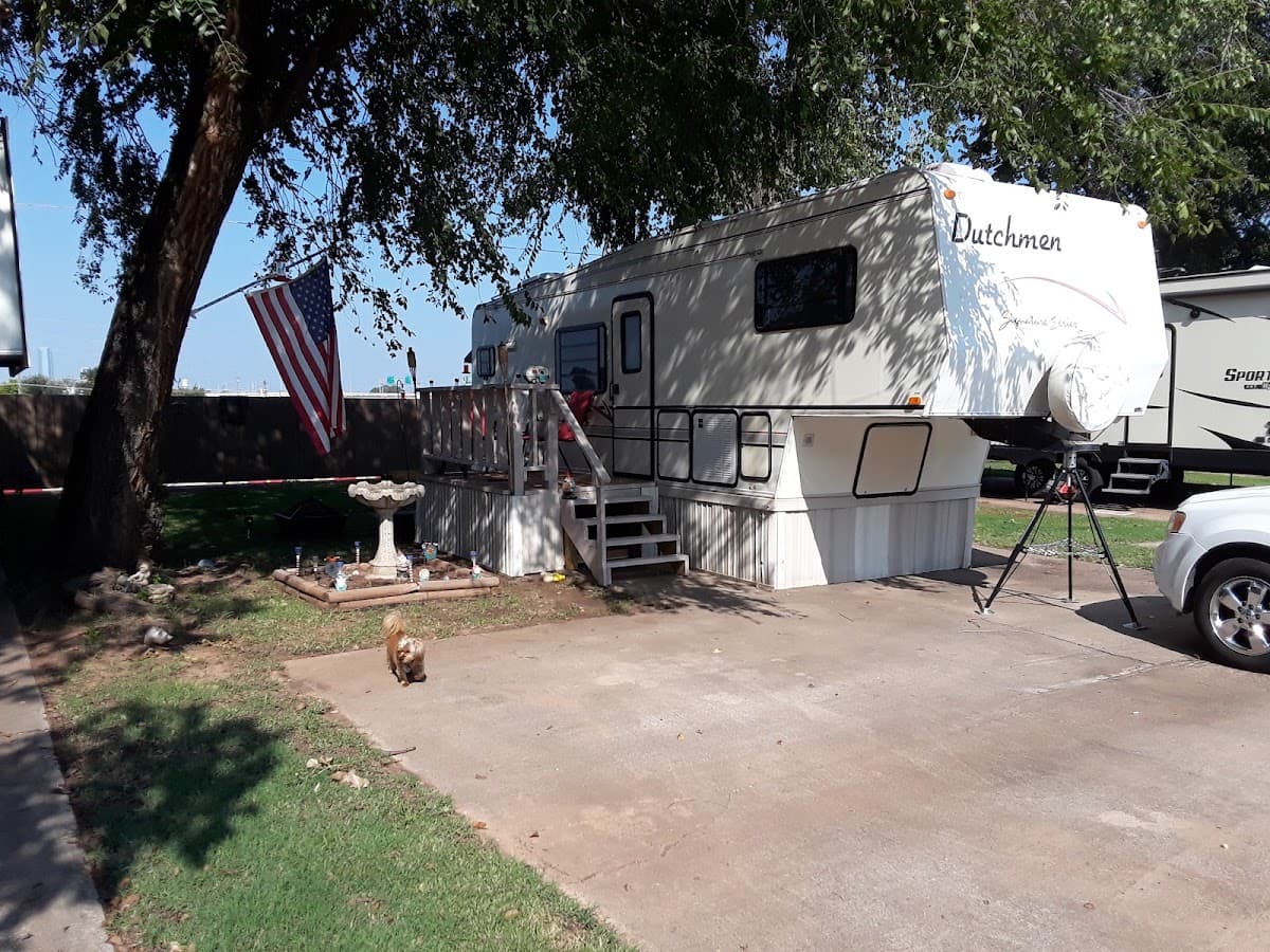 Skyline Mobile Home Park, Caravan Park in Del City