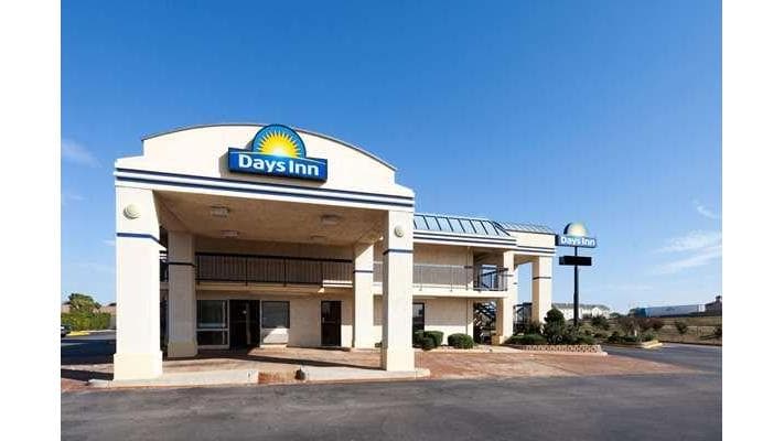 Days Inn by Wyndham Oklahoma City West, Hotel in Warr Acres