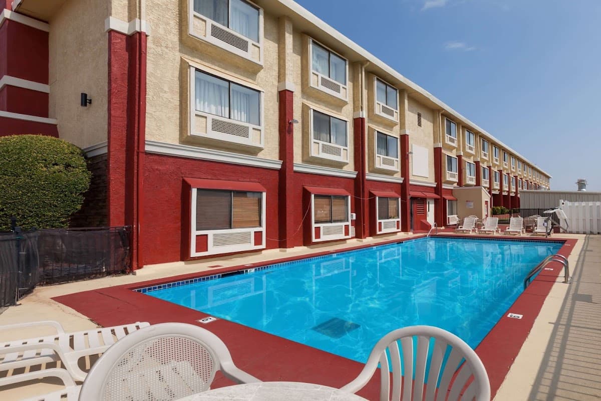 Ramada by Wyndham Oklahoma City Airport North, Hotel in Oklahoma City
