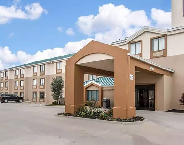 The Douillet By Demeure Hotels, Hotel in Warr Acres