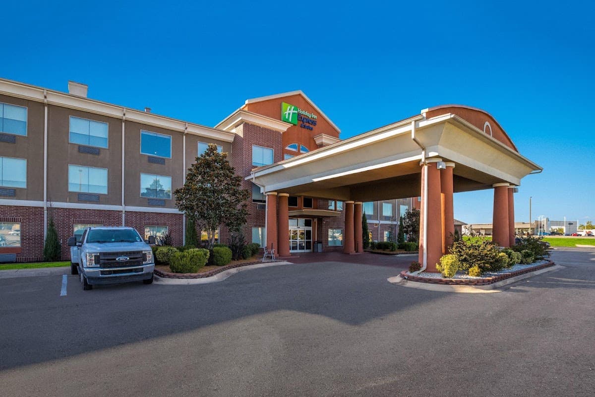 Holiday Inn Express & Suites Okmulgee by IHG, Hotel in Okmulgee