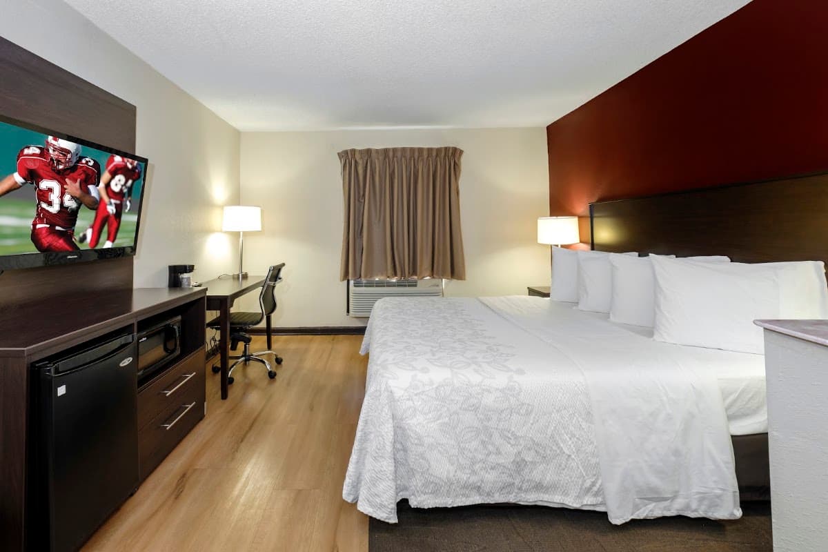 Red Roof PLUS+ & Suites Opelika, Hotel in Opelika