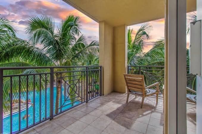 ON THE BEACH Palm Beach Singer island resort Spa! 2bd 2bth Hotel Amenities!, Resort in Palm Beach Shores