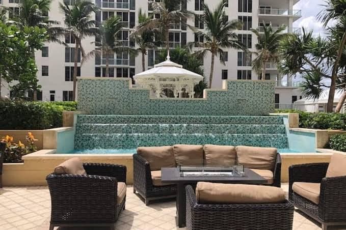 1Br 1Bth at The Palm Beach Singer Island Resort Hotel! DIRECT OCEAN VIEW!, Resort in Palm Beach Shores