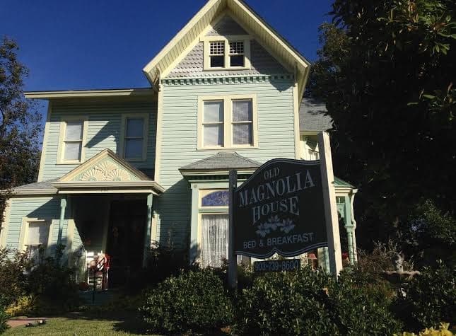 Old Magnolia House Bed & Breakfast, Hotel in Paris
