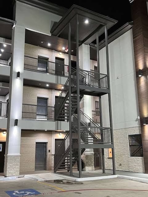 Comfeeni Inn and Suites, Hotel in South Houston