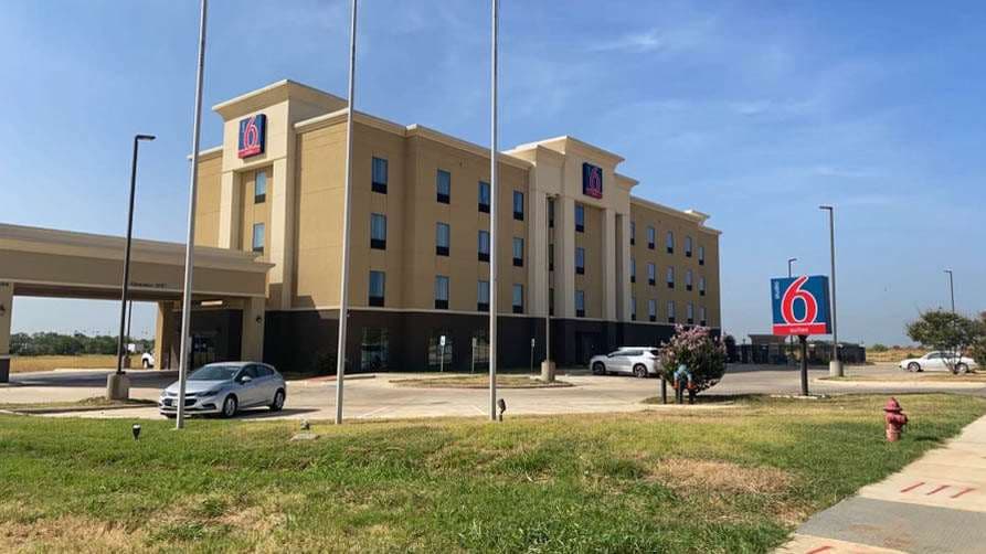 Studio 6 Suites Pearsall, TX, Aparthotel in Pearsall
