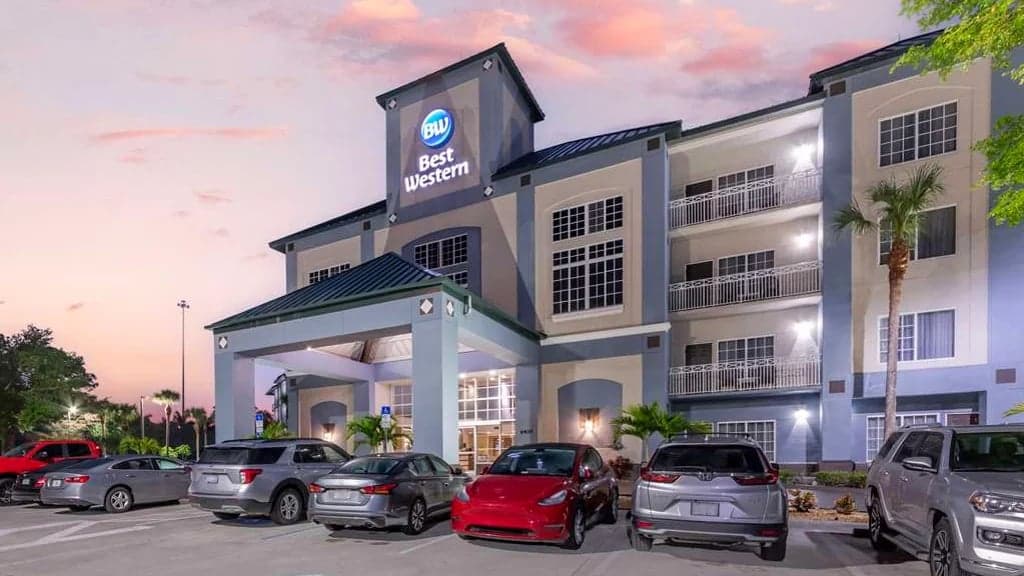 Best Western Naples Plaza Hotel, Hotel in Vineyards