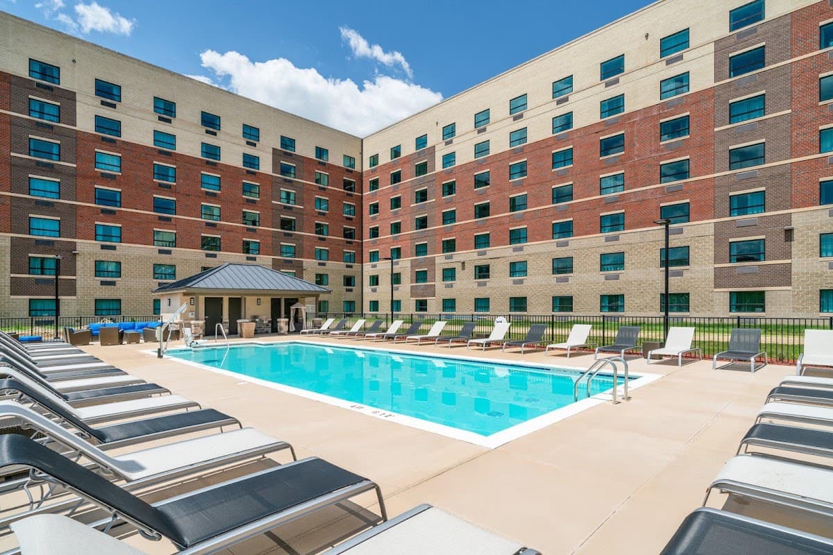 IHG Army Hotels Mackintosh Buildings, Hotel in Prince George