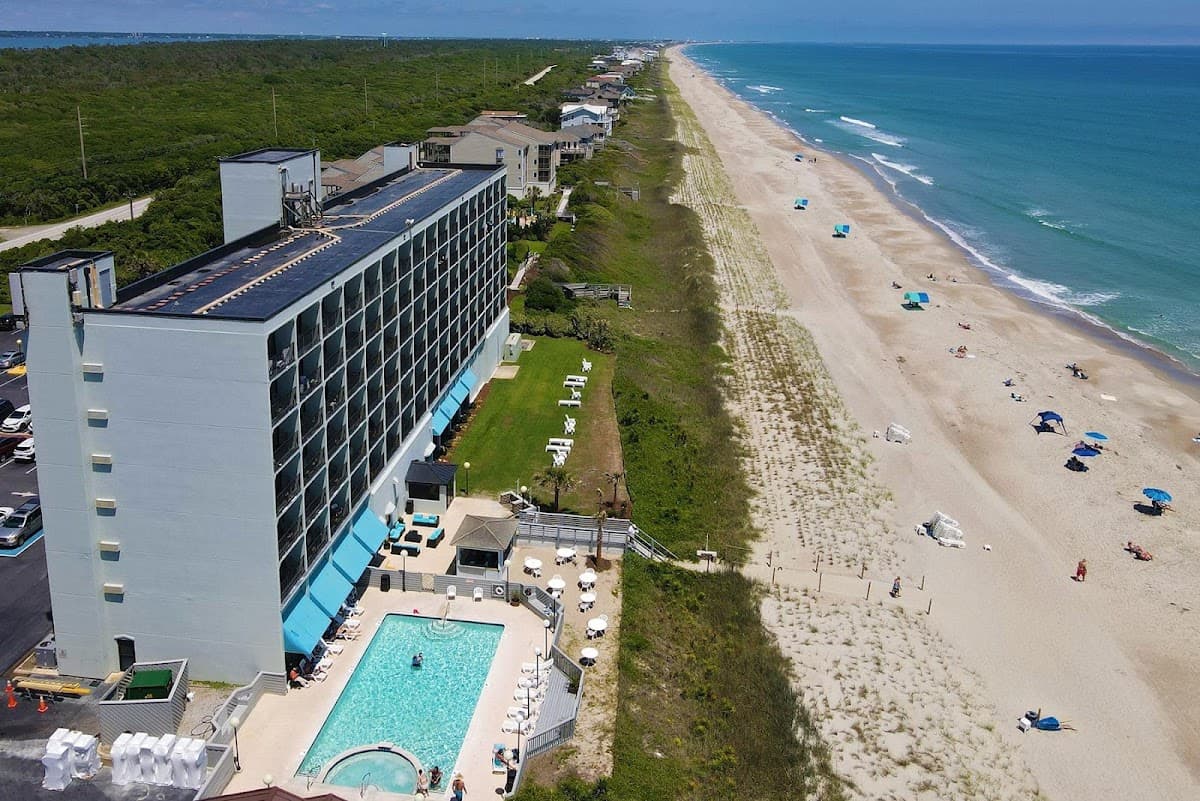 Crystal Coast Oceanfront Hotel, Hotel in Pine Knoll Shores