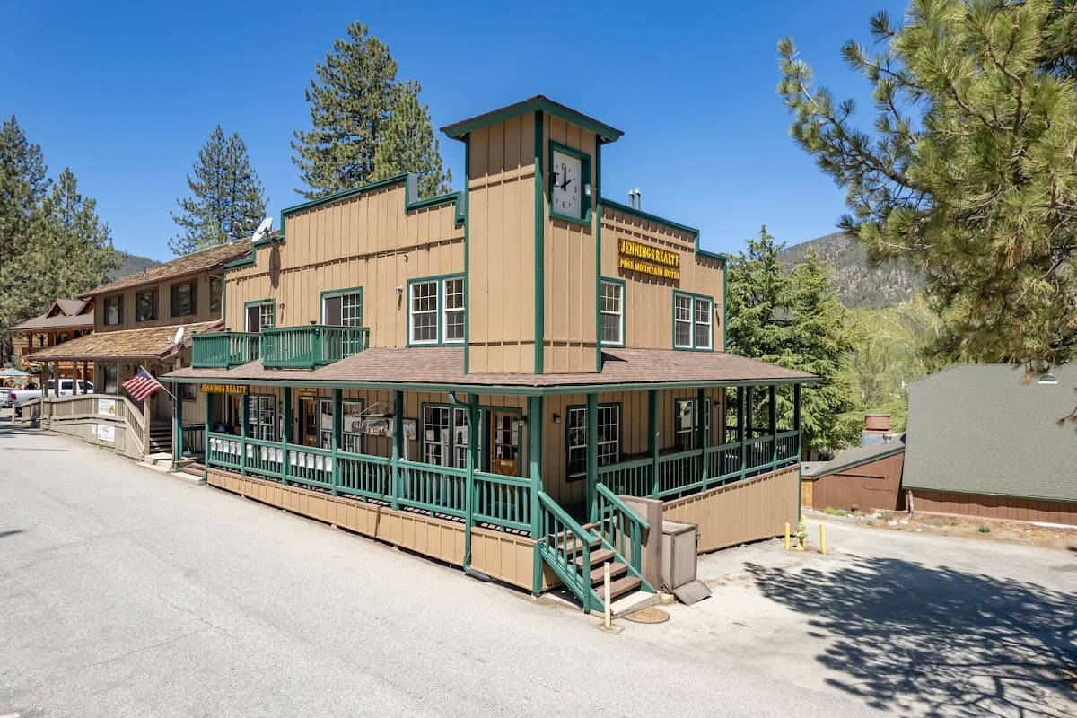 Village View Rooms, Hotel in Pine Mountain Club