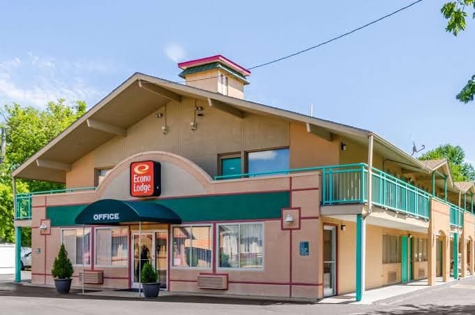 FairBridge Inn Express, Hotel in Pittsfield