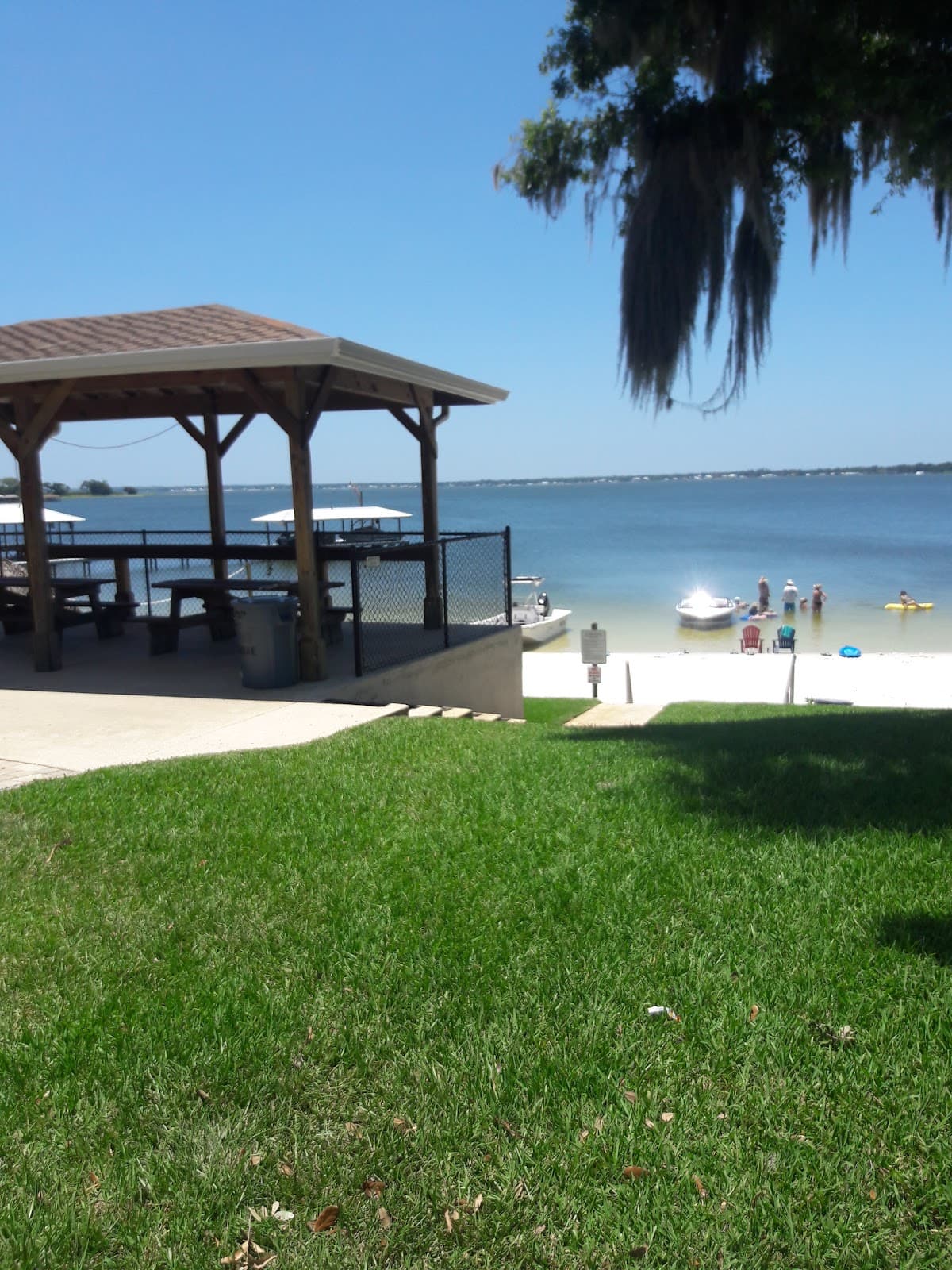 Lakeshore Resort Motel, Resort in Placid Lakes