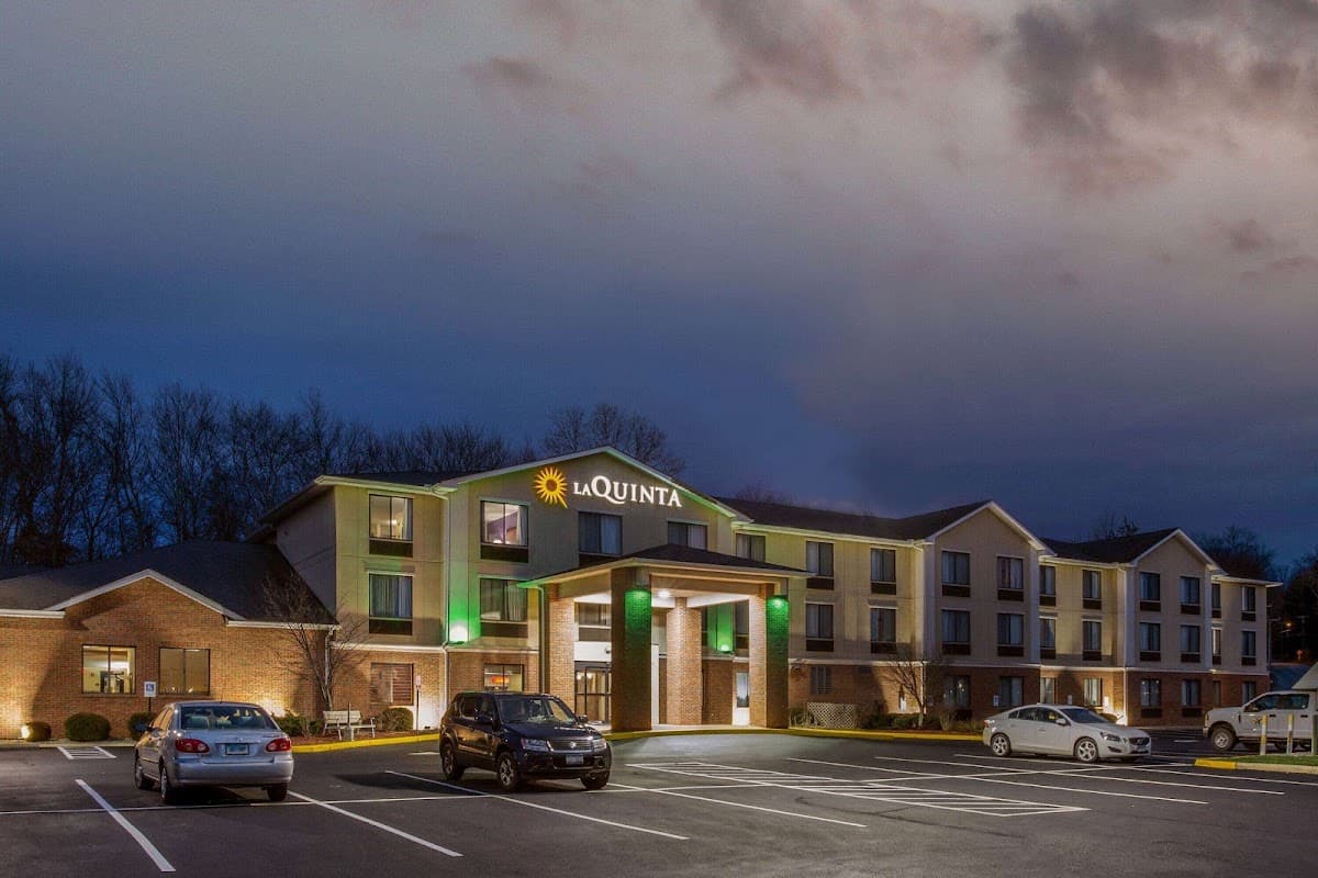 La Quinta Inn & Suites by Wyndham Norwich-Plainfield-Casino, Hotel in Plainfield Village