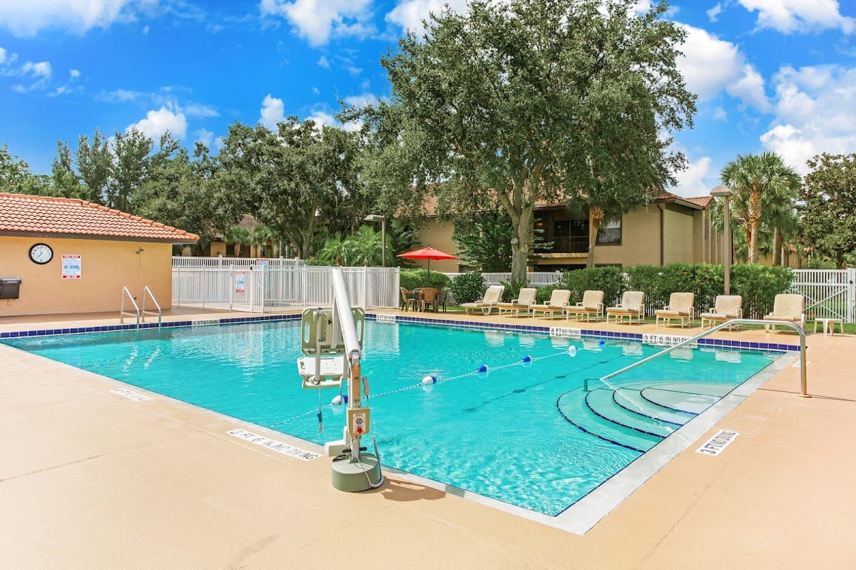 Alhambra Villas, Resort in Poinciana