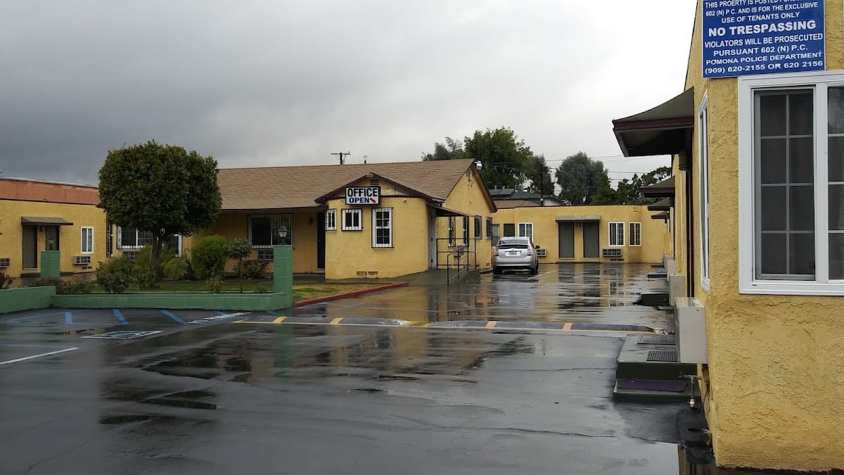 Deluxe Motel, Motel in Pomona