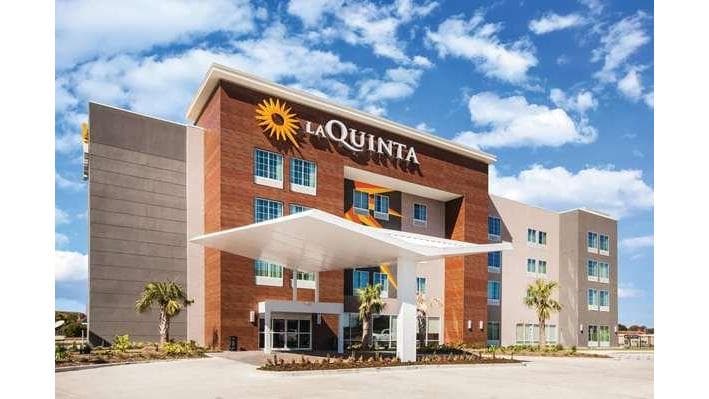 La Quinta Inn & Suites by Wyndham Baton Rouge - Port Allen, Hotel in Port Allen