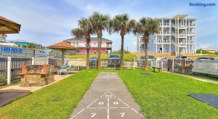 Beachgate Condo Suites and Hotel 112 condo - Entire Place, Hotel in Port Aransas