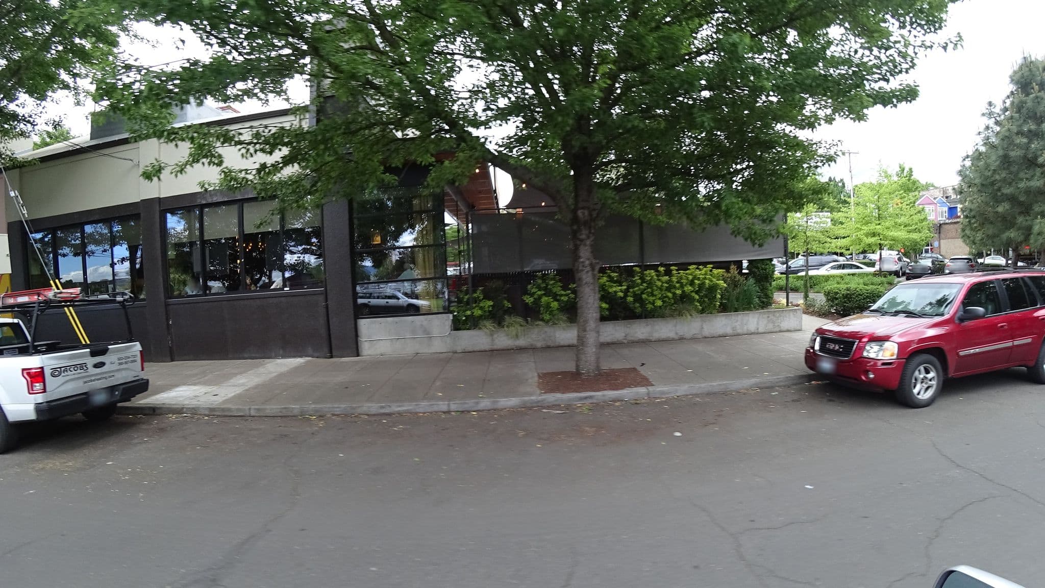 Street view near Heathman Hotel, Portland