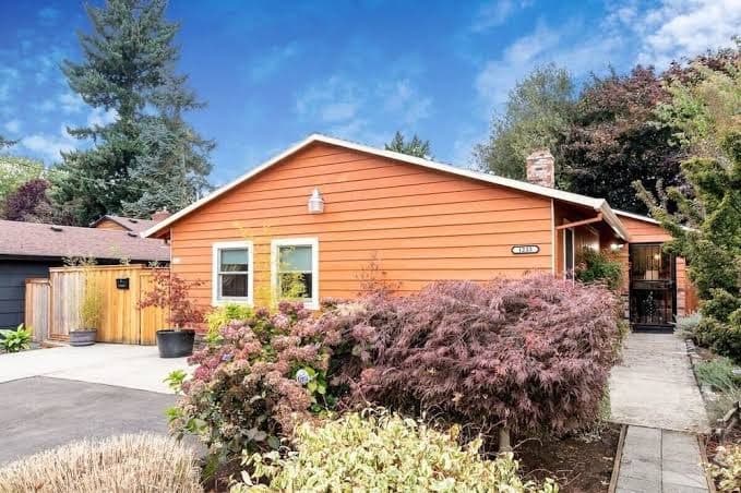 InvestREPM Historic Kenton Guest House, Guesthouse in North Portland