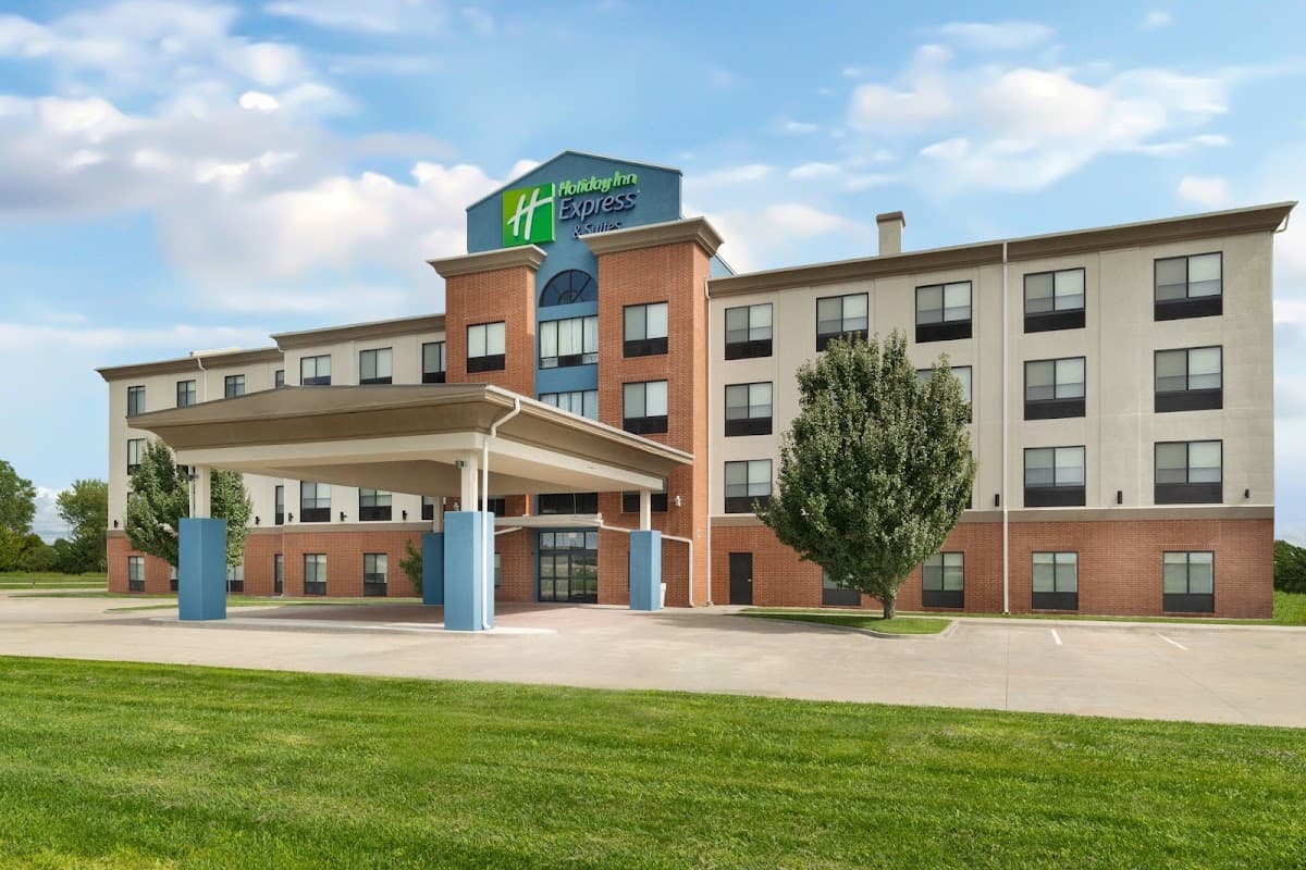 Holiday Inn Express & Suites Pratt by IHG, Hotel in Pratt