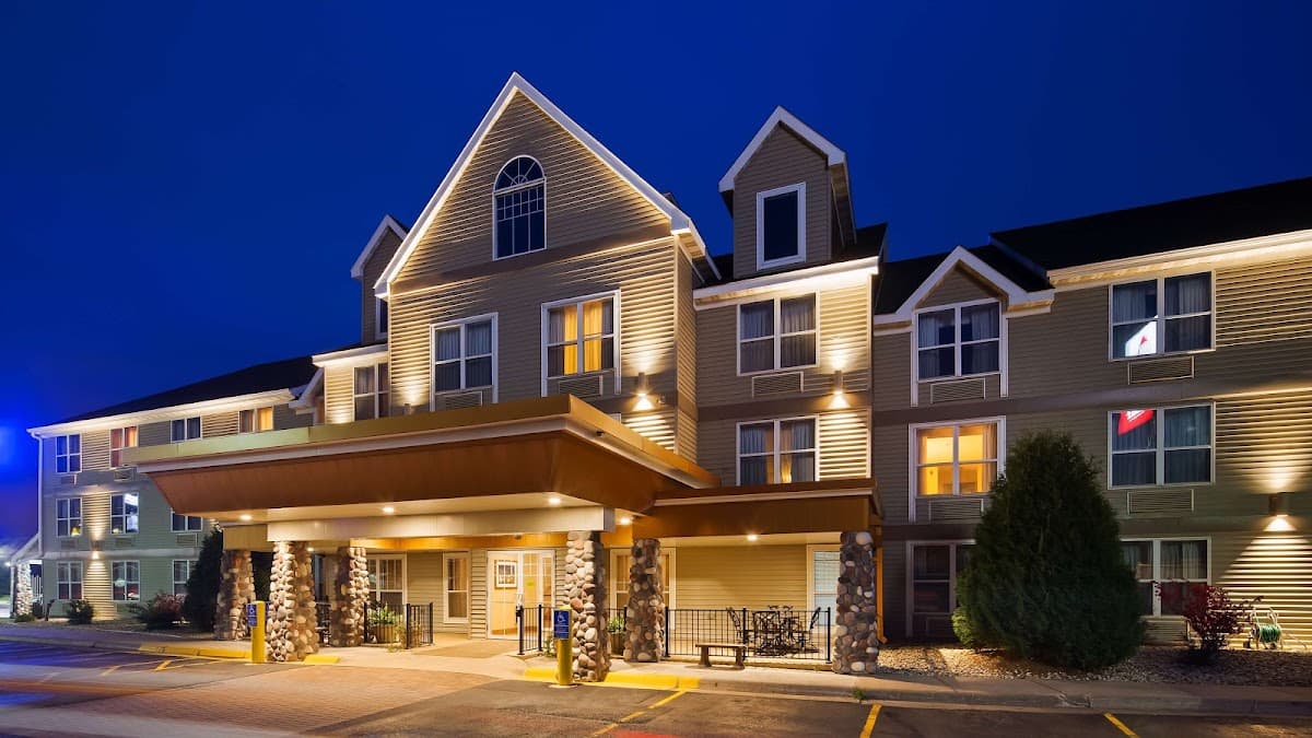 Duluth Inn & Suites Near Spirit Mountain, Hotel in Proctor