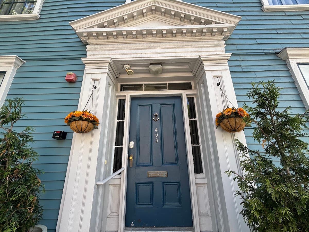 The Hill, Hostel in Providence