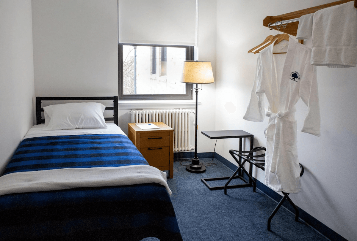 Monastery Guest Rooms, Guesthouse in Hillside