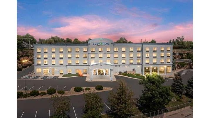 Howard Johnson by Wyndham Downtown Rapid City, Hotel in Rapid City