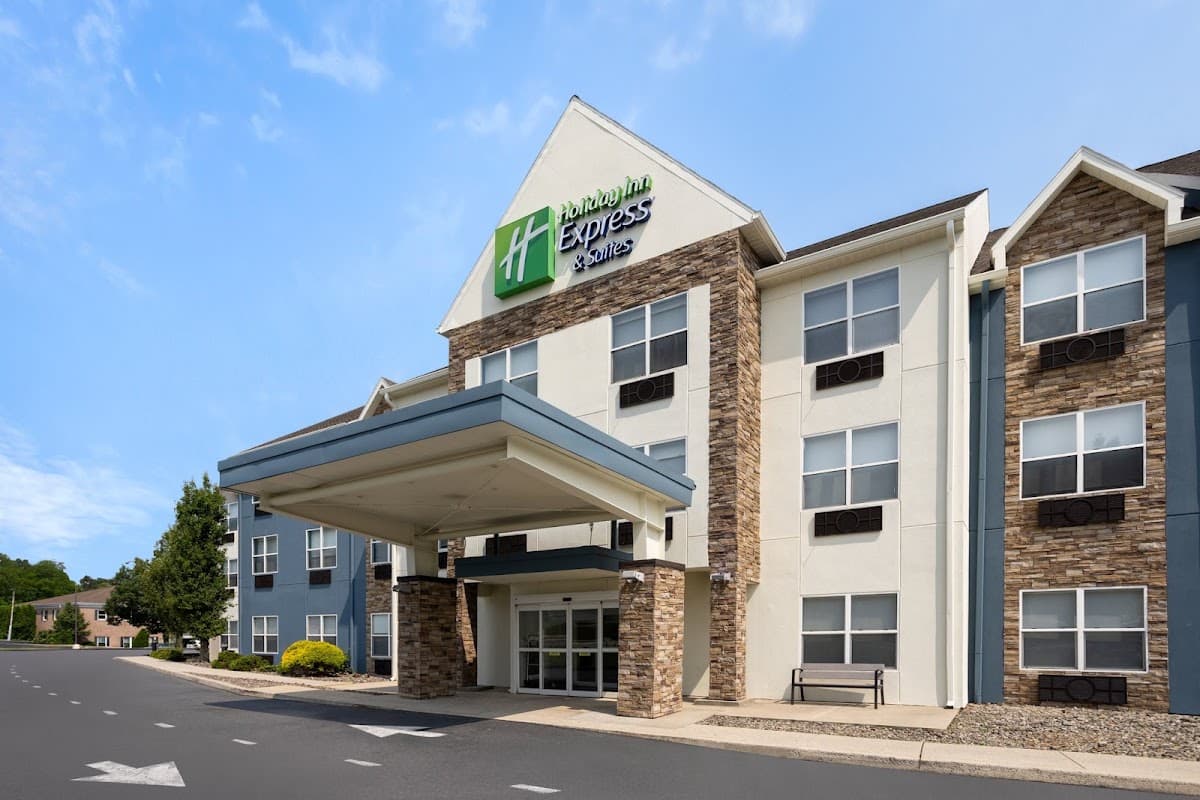 Holiday Inn Express & Suites Wyomissing by IHG, Hotel in West Reading