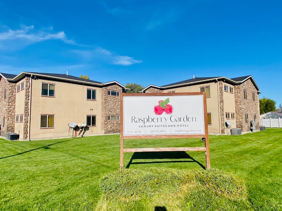 The Raspberry Garden Luxury Hotel & Suites, Hotel in Rexburg