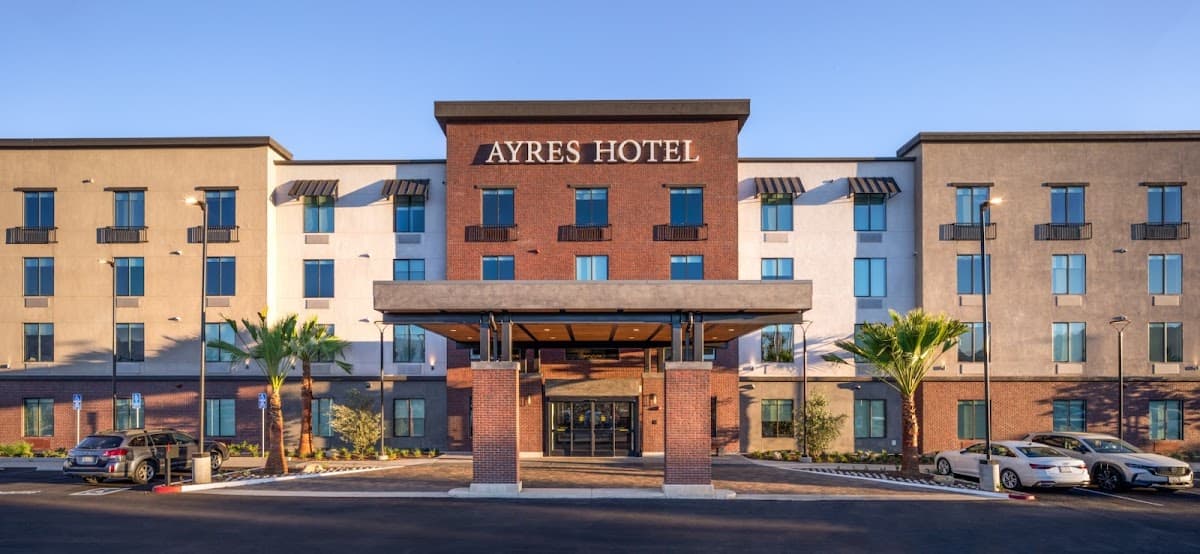 Ayres Hotel Rialto/Fontana, Hotel in Rialto