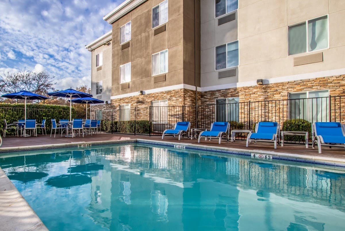 Holiday Inn Express & Suites Roseville - Galleria Area by IHG, Hotel in Roseville