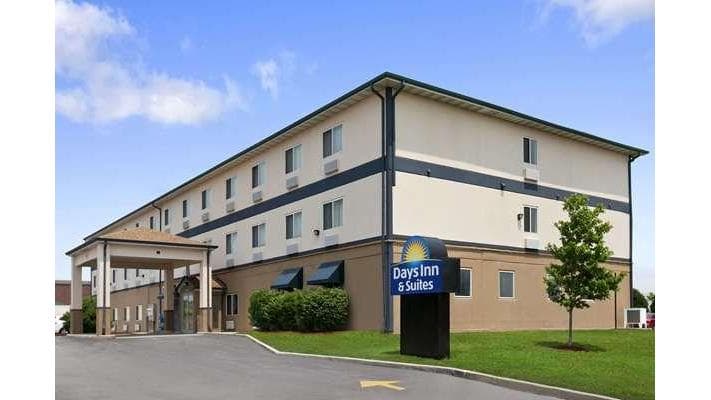 Days Inn & Suites by Wyndham Romeoville, Hotel in Romeoville