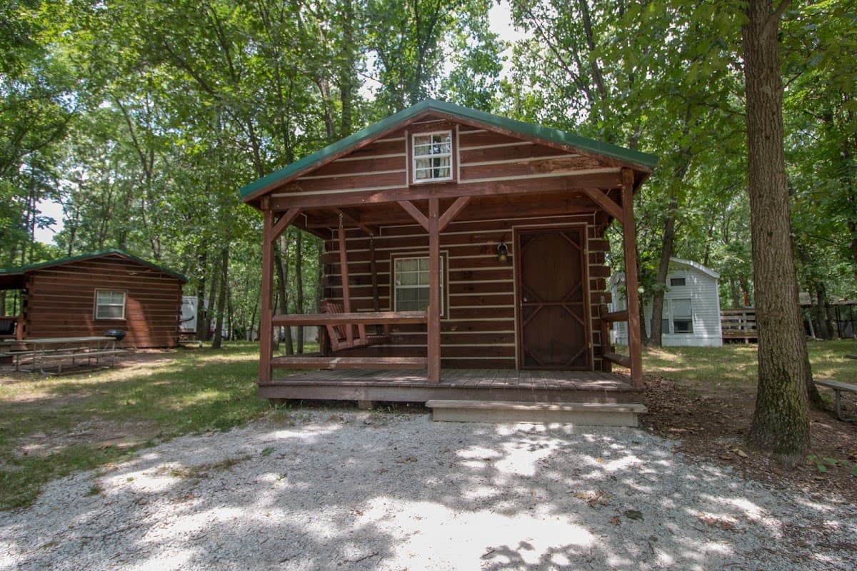 Oak Lake RV Resort, Campsite in Roselawn
