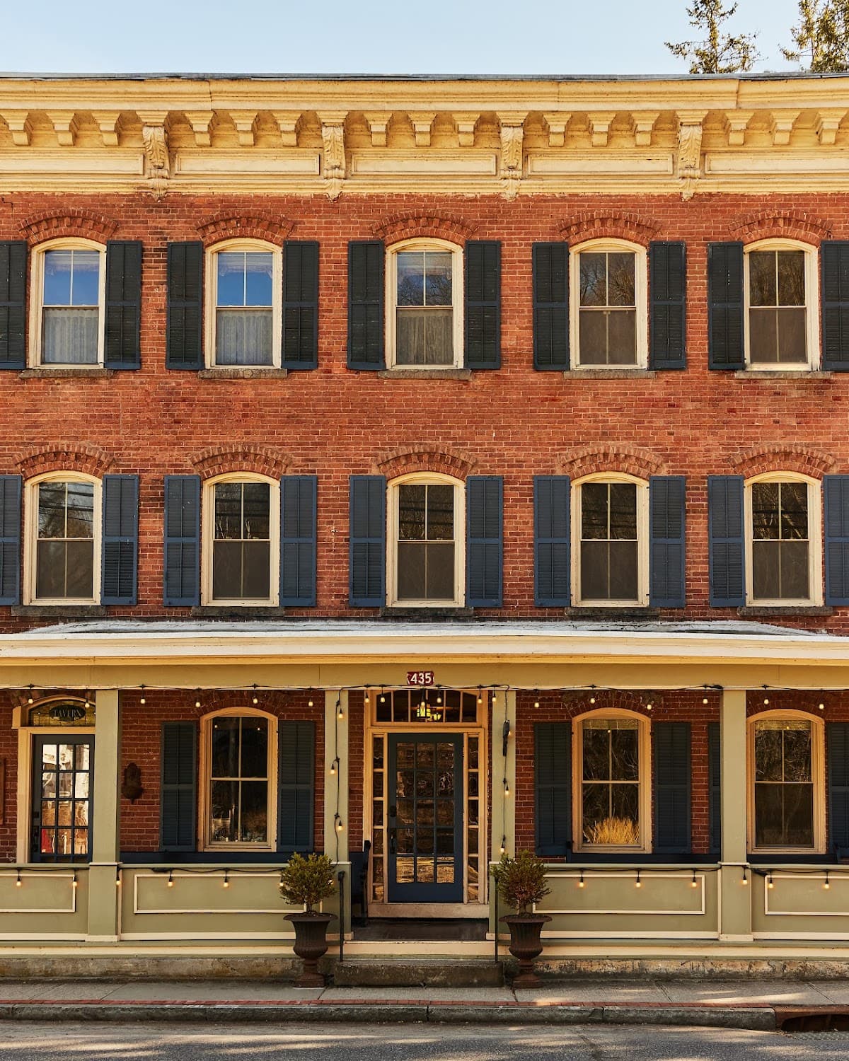 Six Bells Countryside Inn and The Feathers Tavern, Hotel in Rosendale Village