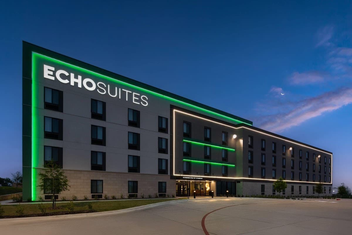 ECHO Suites Extended Stay by Wyndham Austin Round Rock, Hotel in Windemere