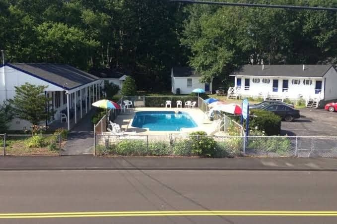 Spacious Motel Room – 2 Full Beds w / Pool Parking, Motel in Old Orchard Beach