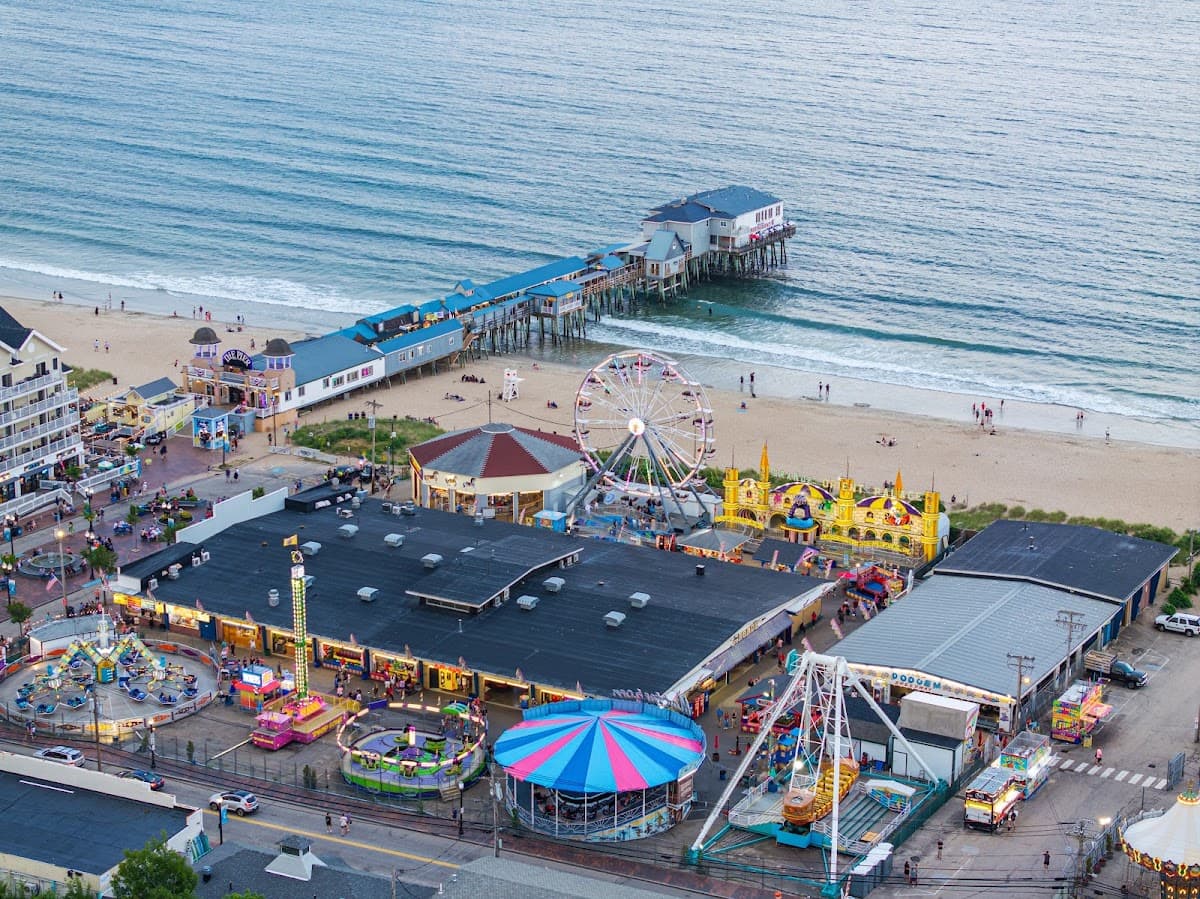 Sunset Haven House at Old Orchard Beach by Maine Retreats Hotels, Motel in Old Orchard Beach