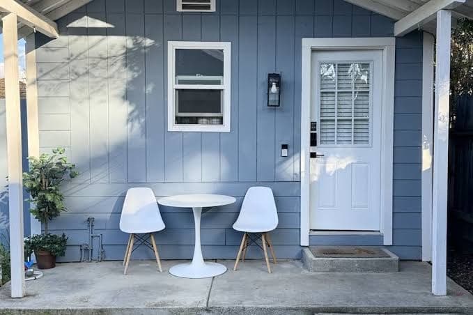 Charming Guest House in East Sac, Holiday Home in Fruitridge Pocket